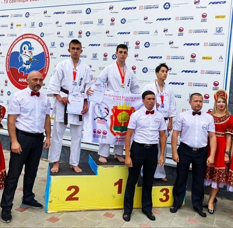 4 медали всероссийских юношеских Игр боевых искусств и серебро Чемпионата России!